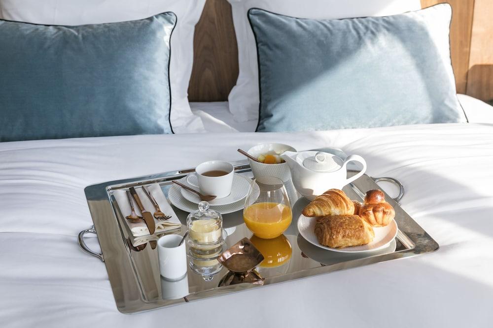Maison Albar Hotels Le Pont-Neuf Paris Exterior foto Room service